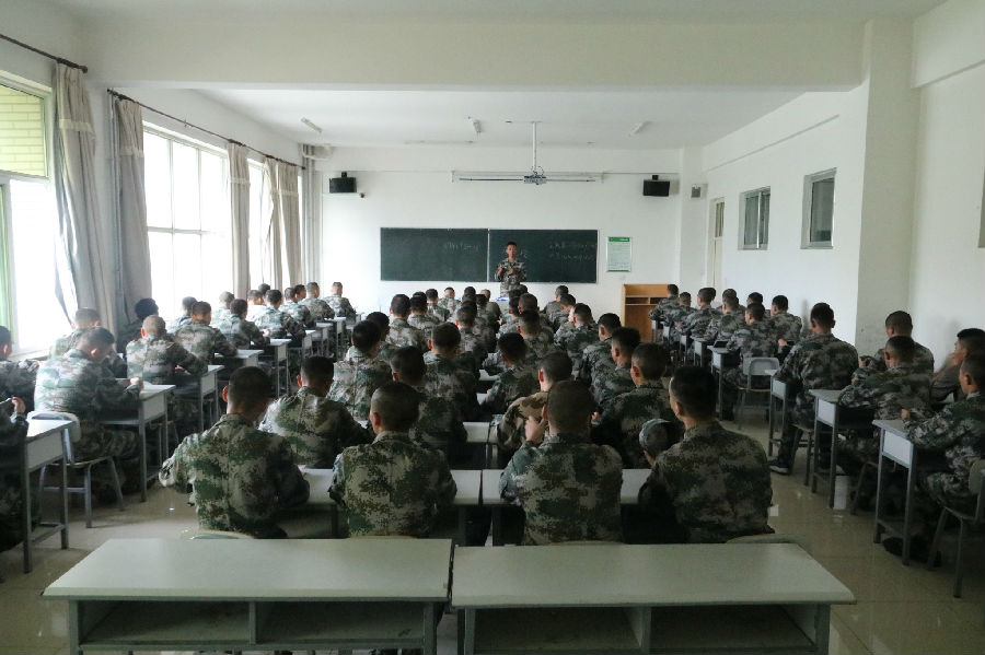 入学教育_看图王.jpg